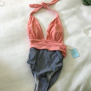 One piece Cupshe bathing suit. Never worn!